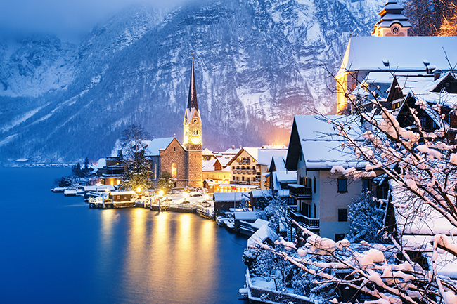 Auch das Salzkammergut darf sich auf Schnee freuen. (C) shutterstock/Dzerkach Viktar