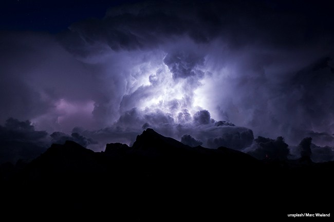 Starkes Gewitter in der Nacht.