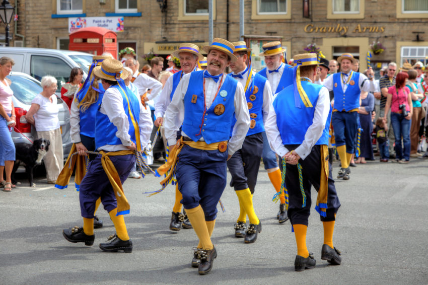 Morris dancing in the center of a city (c) Debu55y / shutterstock