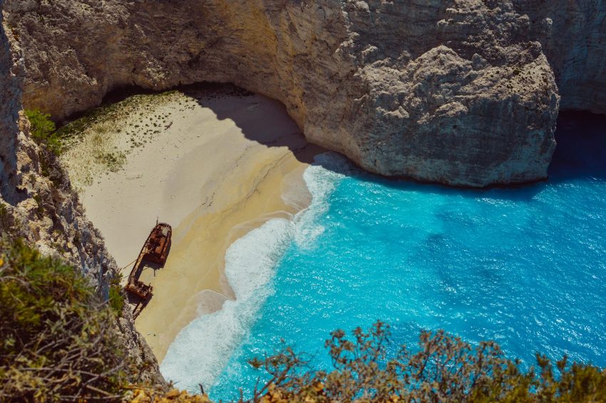 Strand in einer Bucht in Griechenland (c) pixabay