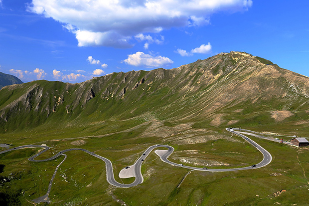 Die Großglockner Hochalpenstraße. 