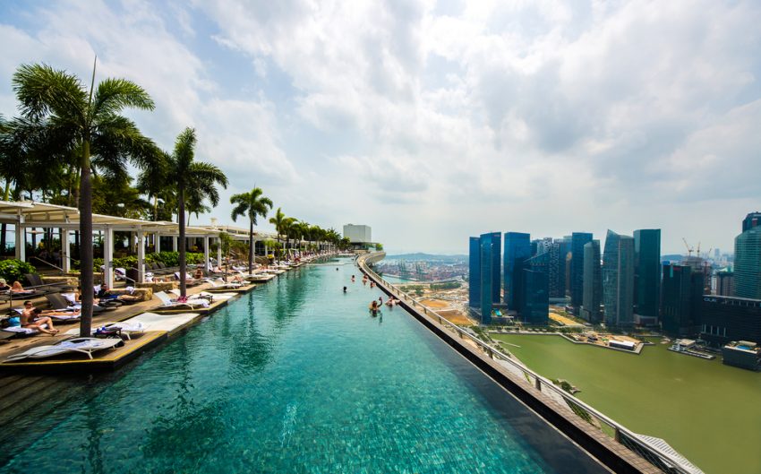 Blick über Singapur vom Marina Bay Sands Hotel - Marianna Ianovska / Shutterstock.com