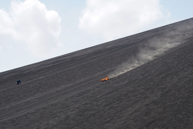 Der Vulkan Cerro Negro in Nicaragua (c) shutterstock.com/Jordan Adkins