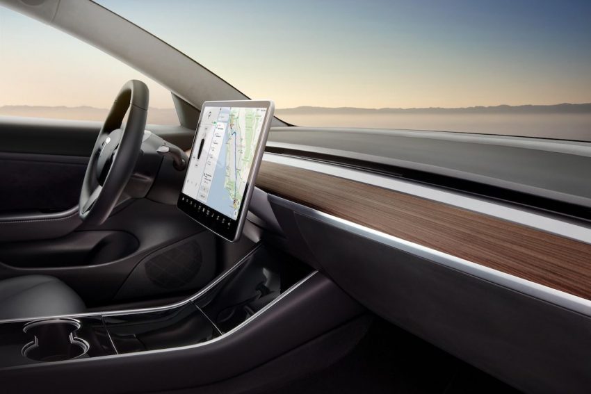 Cleaner geht nicht - der Innenraum des Model3 ist eine Kampfansage an die Premium-Konkurrenz. So radikal traut sich sonst niemand Cockpits zu gestalten.© Tesla